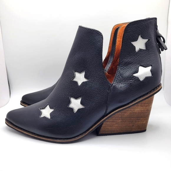 SILVIA COBOS Shoot For The Moon Boots - Picture 2 of 9